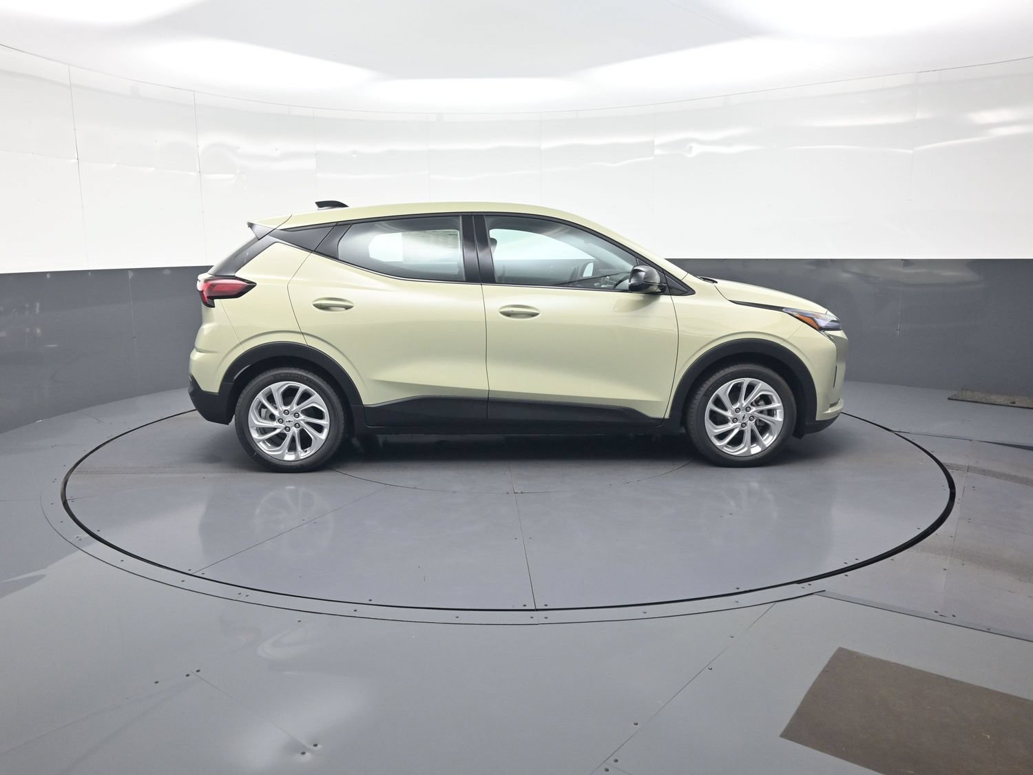 New 2027 Chevrolet Bolt LT w/ Comfort Package FWD image 2