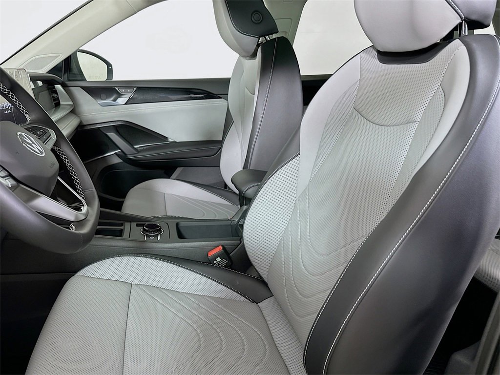 New 2026 Volkswagen Tiguan SE image 8