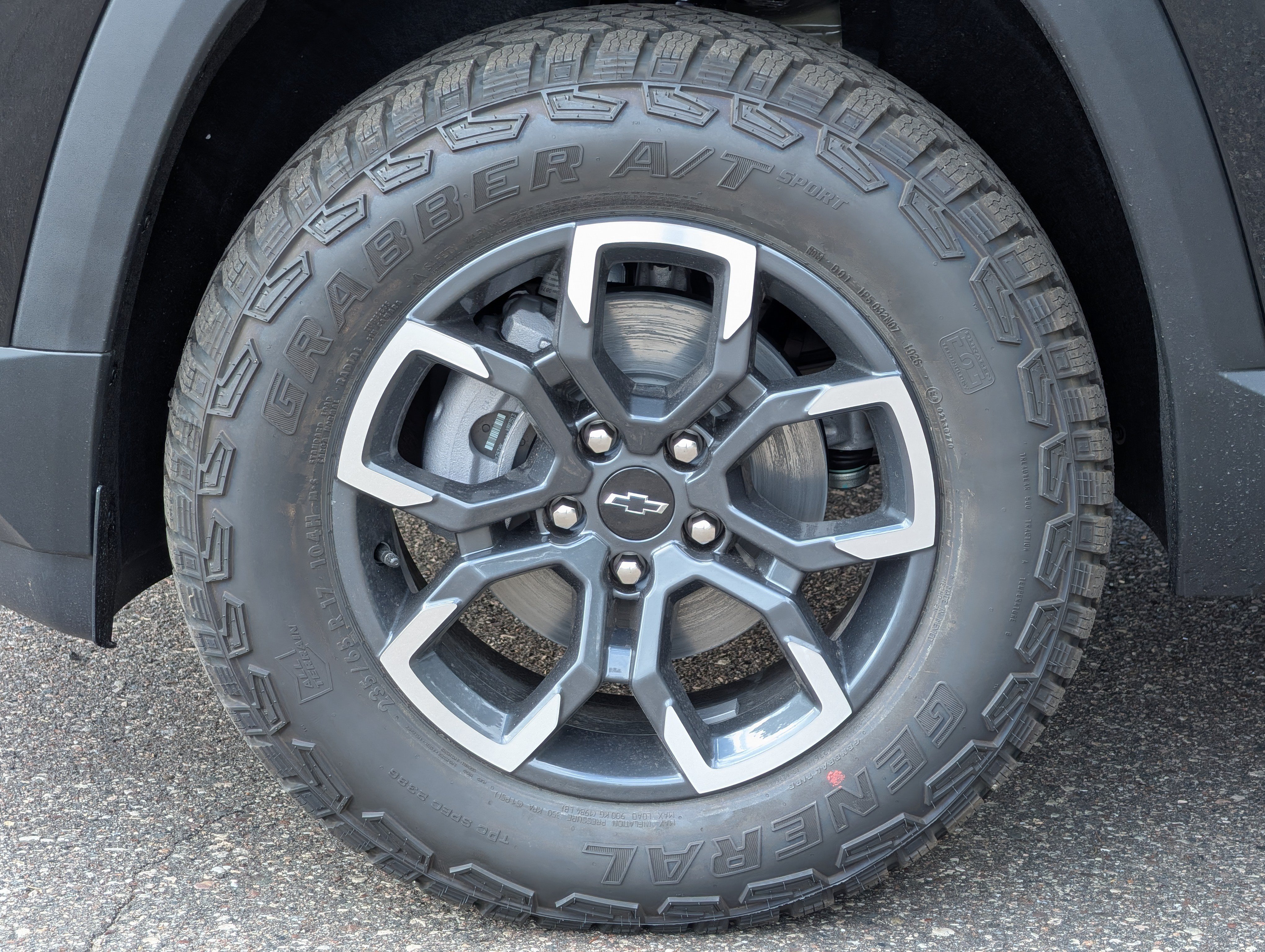 New 2026 Chevrolet Equinox ACTIV w/ Convenience Package III AWD/4WD image 7