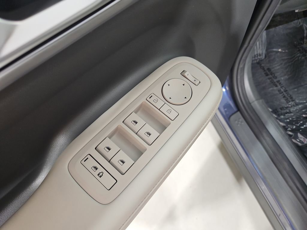 Certified 2025 Hyundai Santa Fe SEL image 13