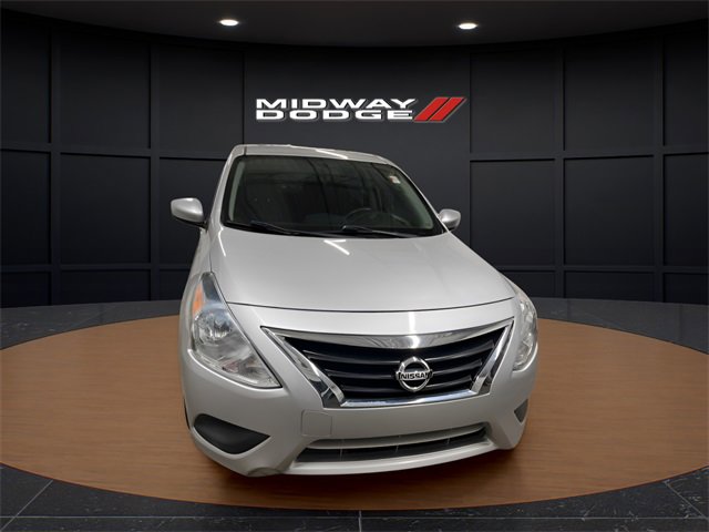 Used 2019 Nissan Versa SV image 5