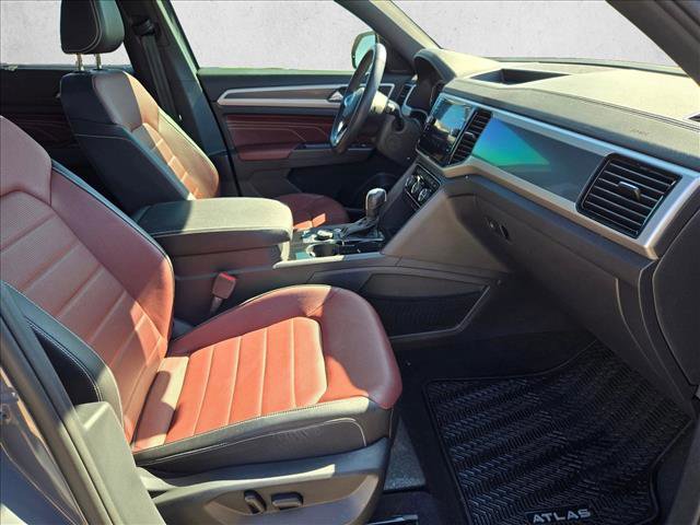 Used 2023 Volkswagen Atlas Cross Sport SEL Premium R-Line image 21