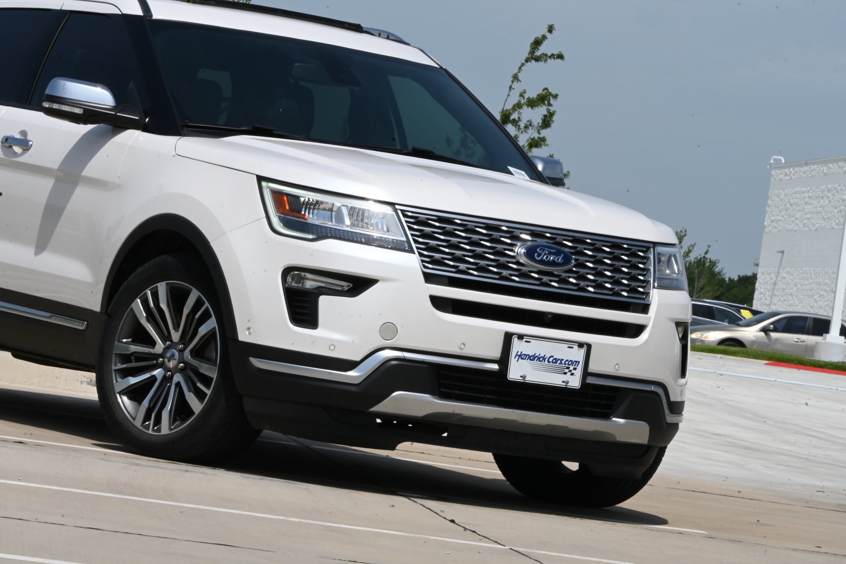 Used 2018 Ford Explorer Platinum AWD/4WD image 39