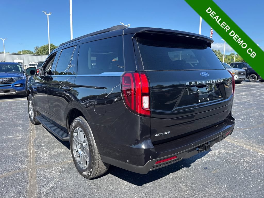 Used 2025 Ford Expedition Active AWD/4WD image 8