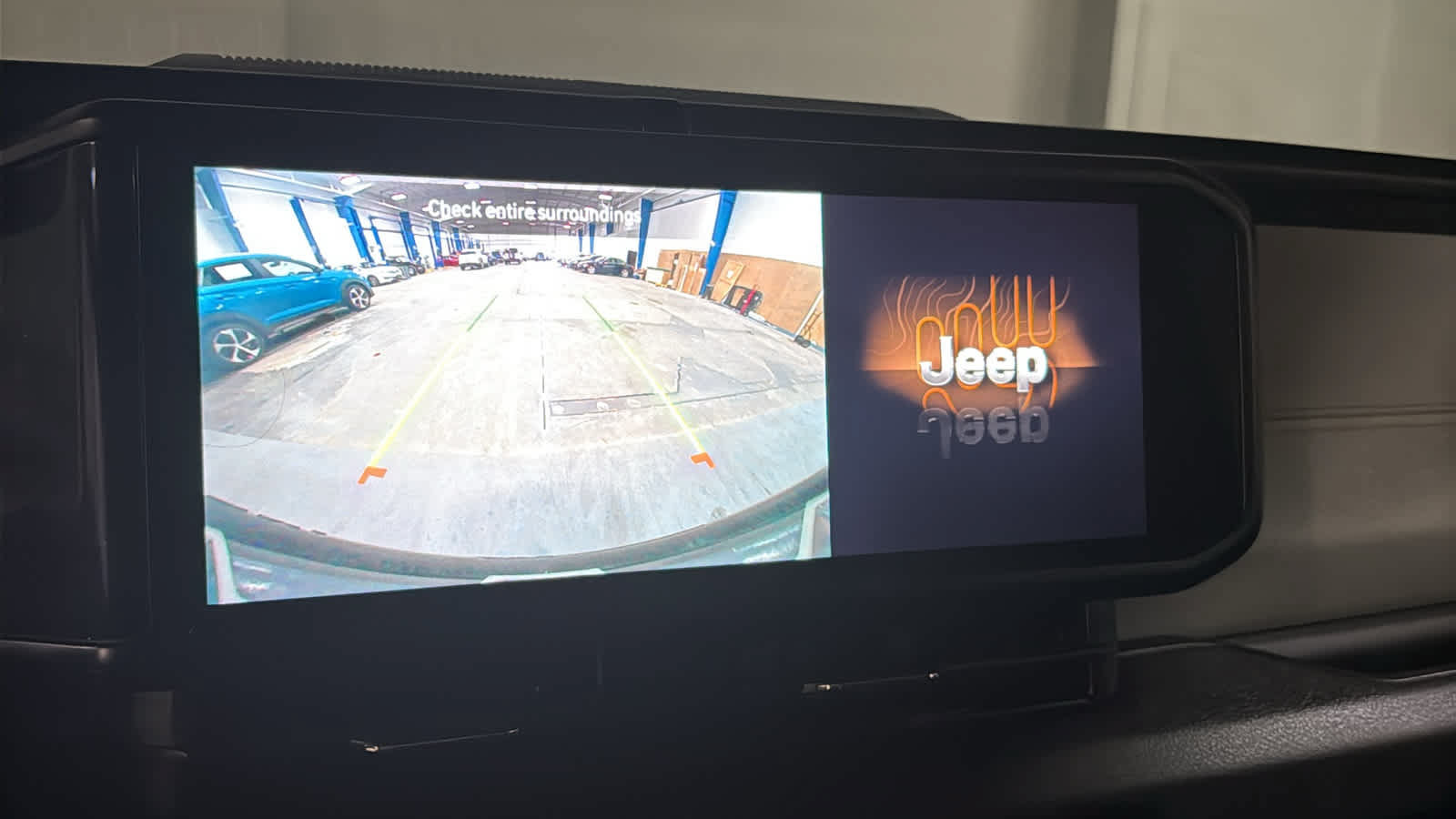 Certified 2024 Jeep Wrangler Unlimited w/ Convenience Group AWD/4WD image 16