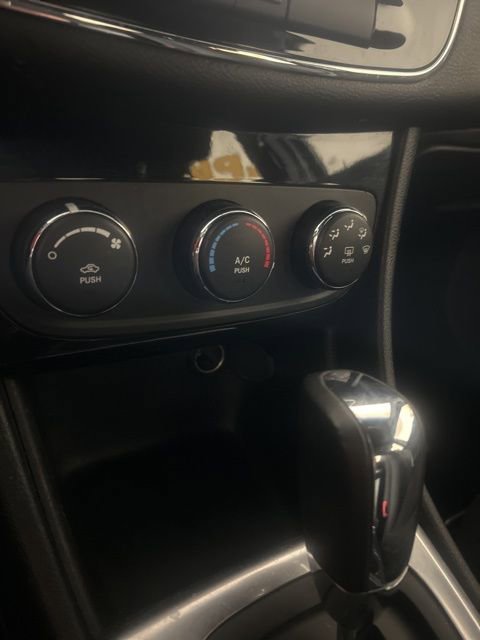 Used 2013 Chrysler 200 LX image 20