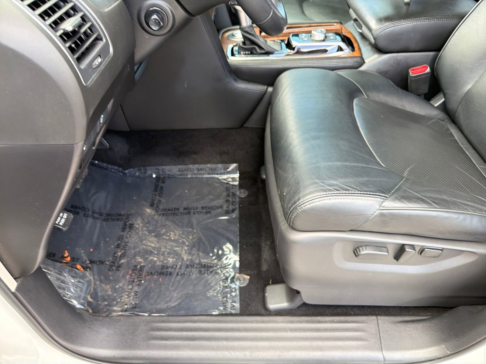 Used 2022 Nissan Armada SL w/ Captain's Chairs Package image 21