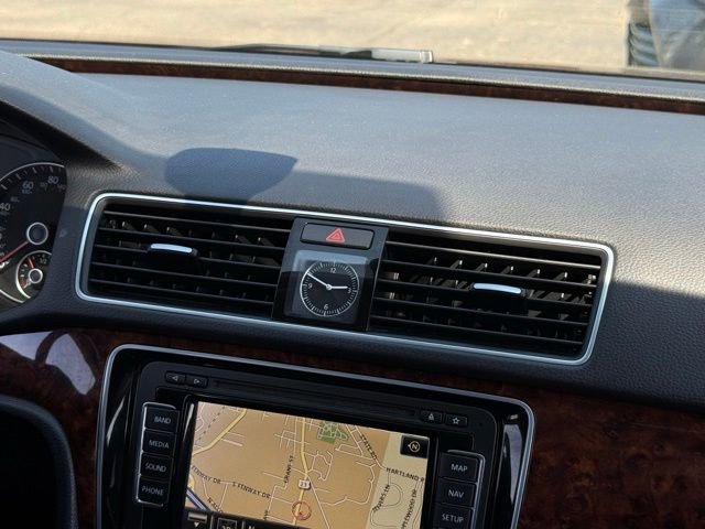 Used 2013 Volkswagen Passat TDI SEL Premium FWD image 22
