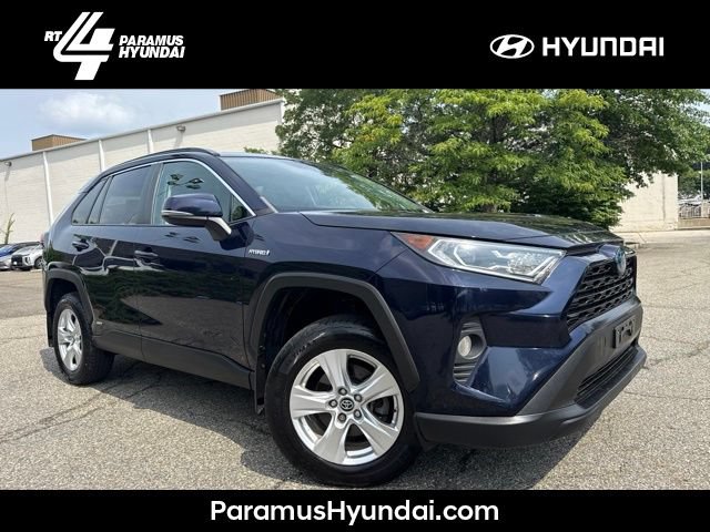 Used 2019 Toyota RAV4 XLE w/ Carpet Mat Package AWD/4WD image 1