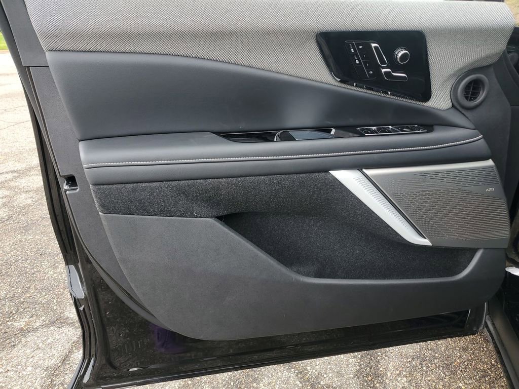 New 2025 Cadillac Optiq Sport 1 image 22