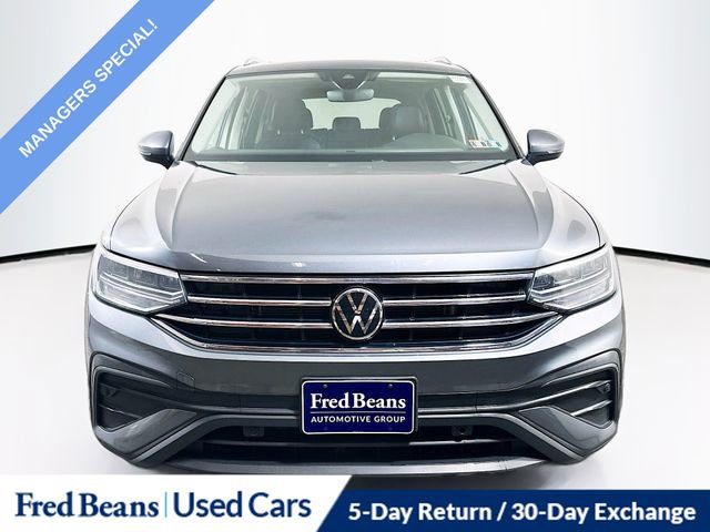 Used 2023 Volkswagen Tiguan SE image 2