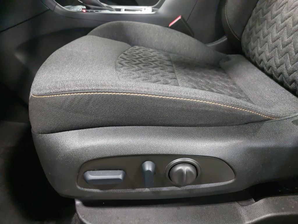 Used 2024 Chevrolet Equinox LT AWD/4WD image 29