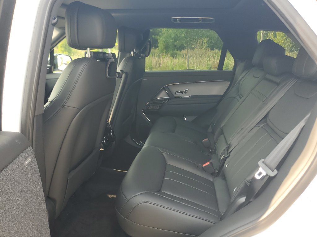 New 2026 Land Rover Range Rover Sport SE AWD/4WD image 24