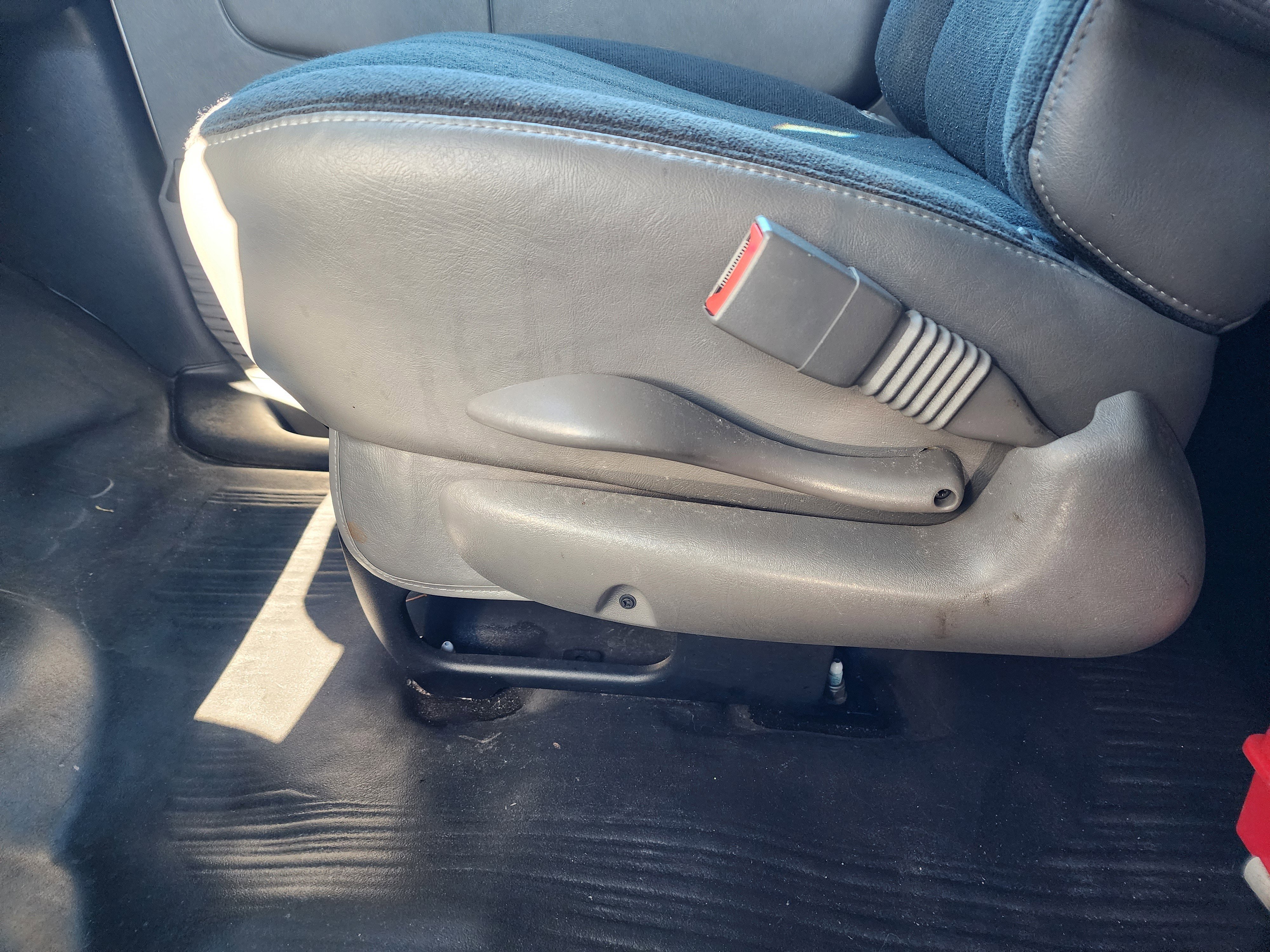 Used 2024 Chevrolet Express 2500 w/ Driver Convenience Package image 30