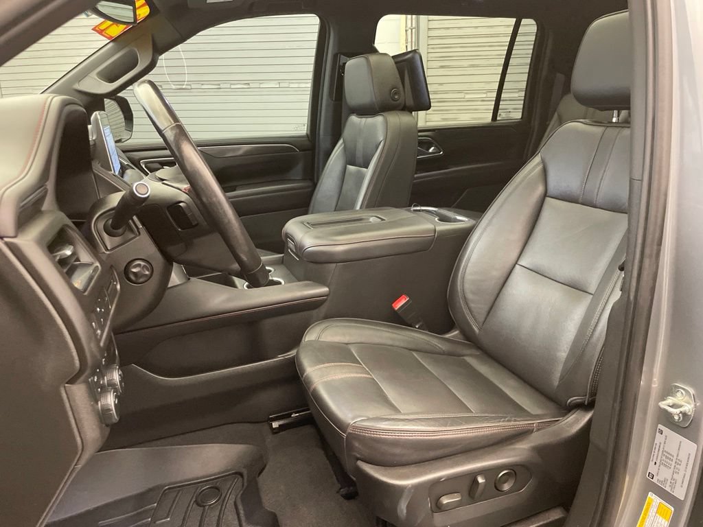 Used 2021 Chevrolet Suburban RST w/ Luxury Package AWD/4WD image 19