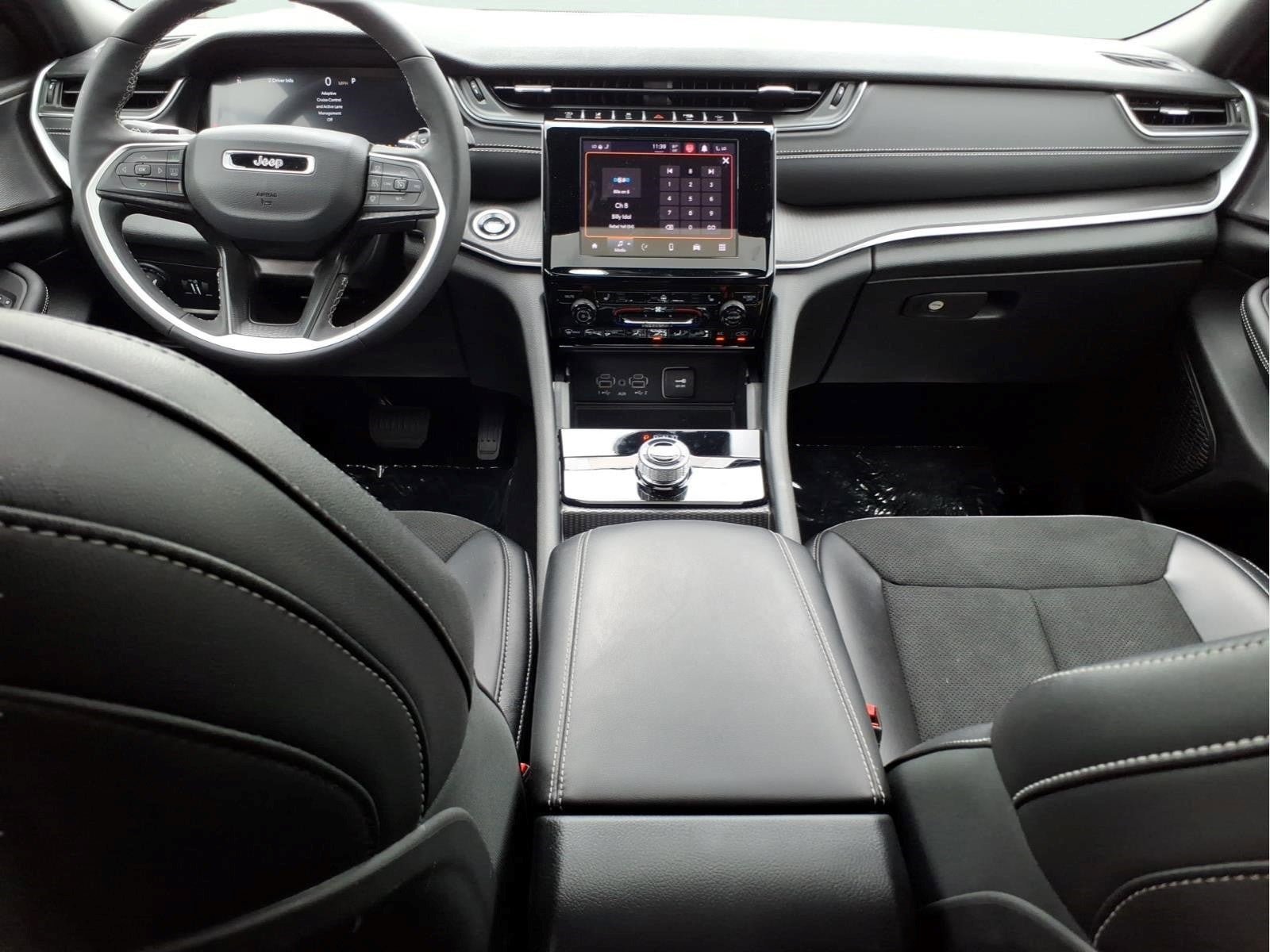 Certified 2025 Jeep Grand Cherokee Altitude image 13