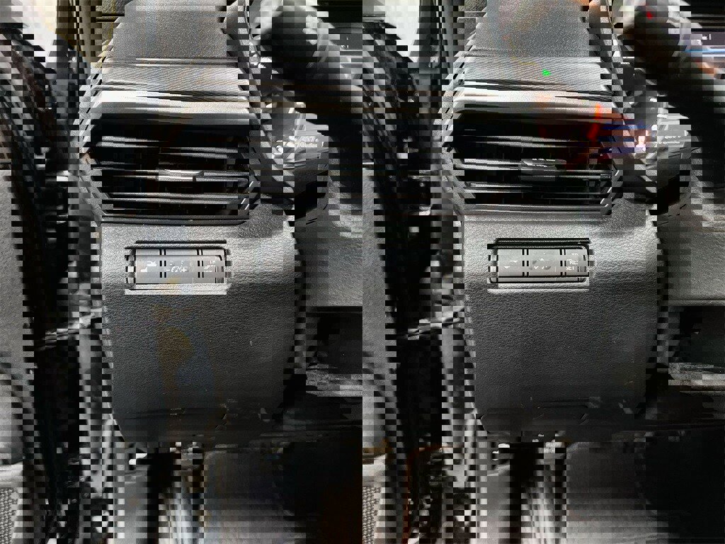 Used 2024 Nissan Altima 2.5 SR image 14