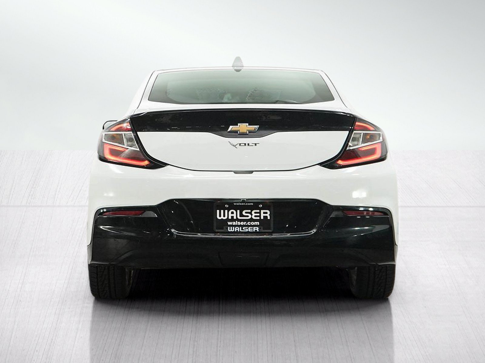Used 2017 Chevrolet Volt LT w/ Comfort Package FWD image 4