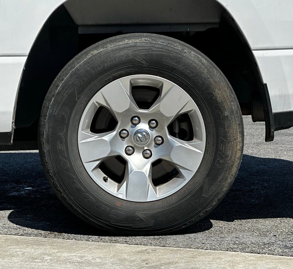 Used 2021 RAM 1500 Big Horn RWD image 3