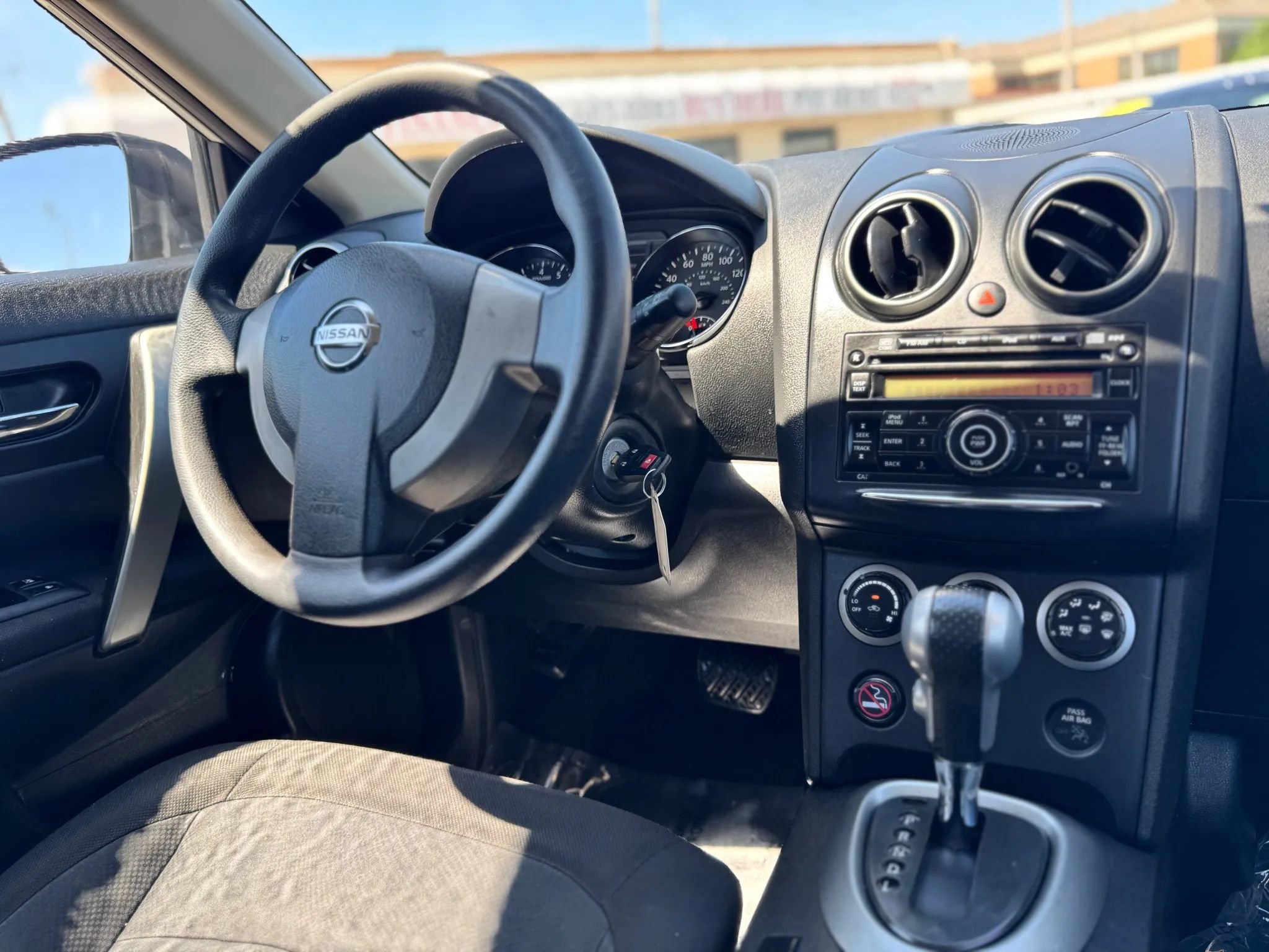 Used 2015 Nissan Rogue S image 19