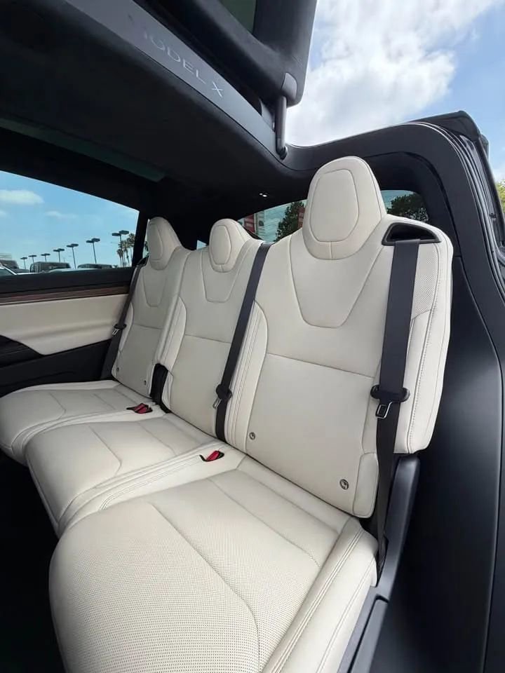 Used 2026 Tesla Model X AWD/4WD image 8