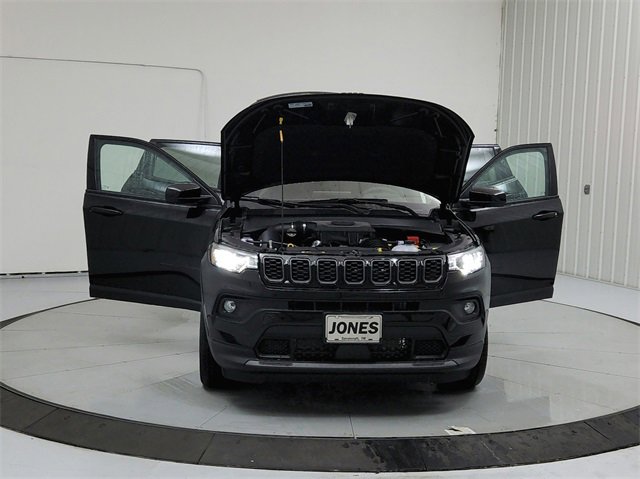 New 2026 Jeep Compass Latitude image 10