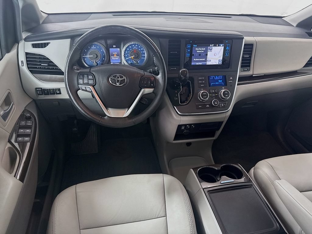 Used 2017 Toyota Sienna XLE w/ XLE Navigation Package FWD image 22