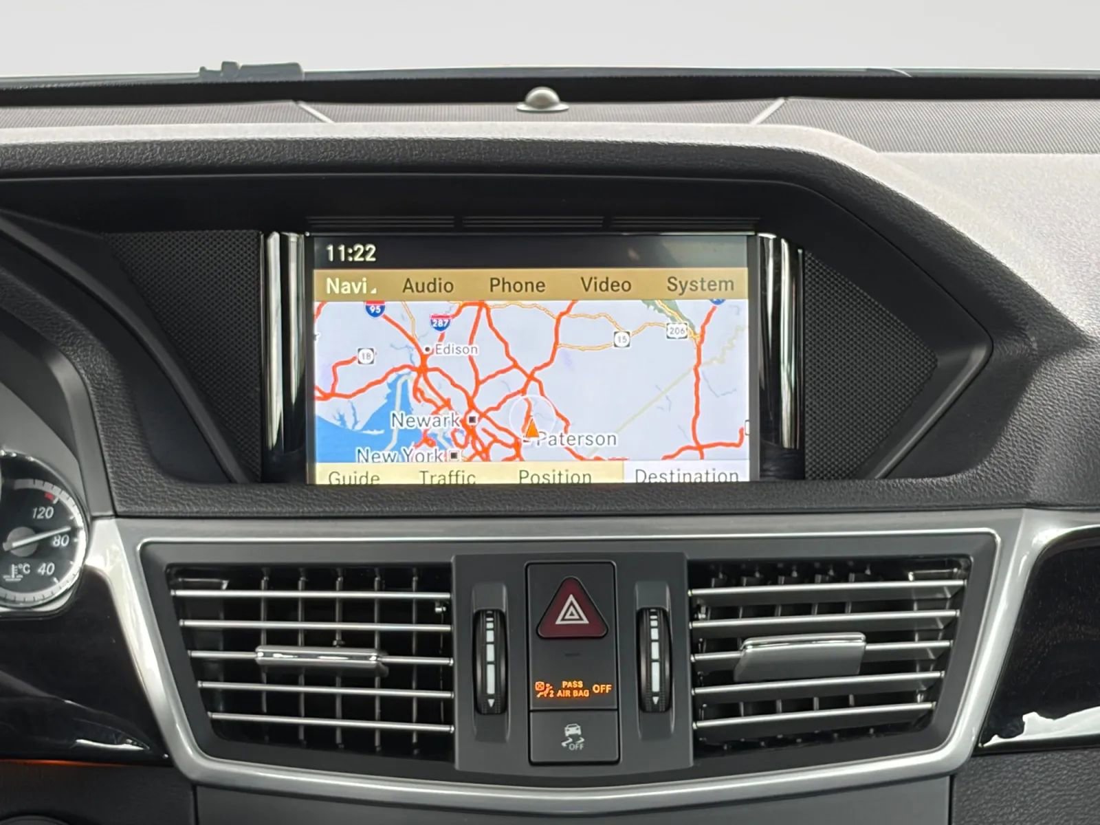 Used 2010 Mercedes-Benz E 550 4MATIC Sedan image 23