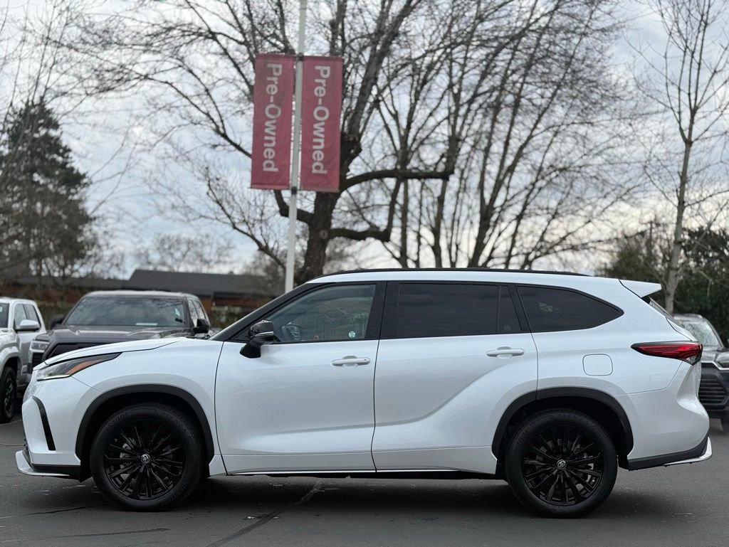 Certified 2023 Toyota Highlander XSE image 2