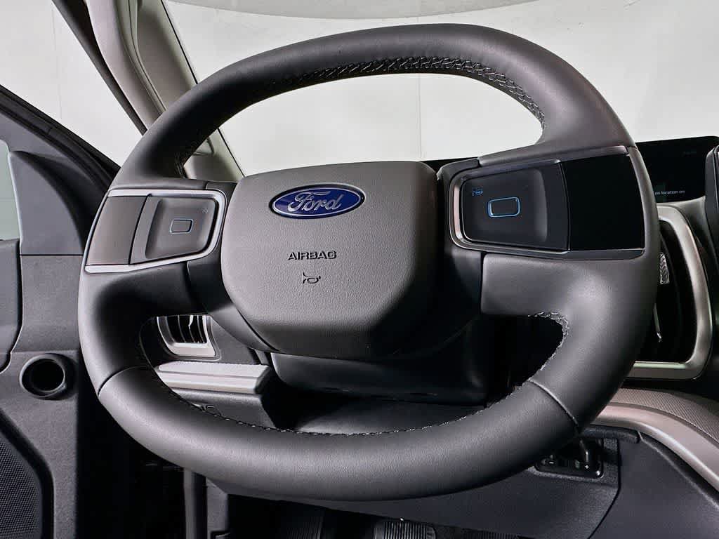 New 2025 Ford Expedition Active RWD image 16