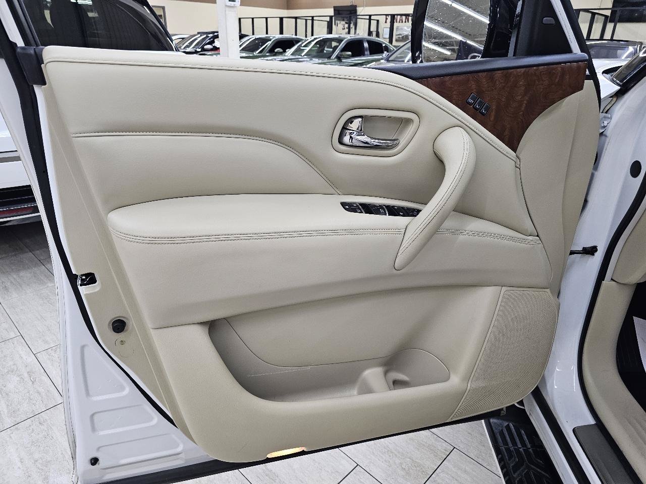 Used 2019 INFINITI QX80 Luxe w/ 22" Wheel Package AWD/4WD image 41