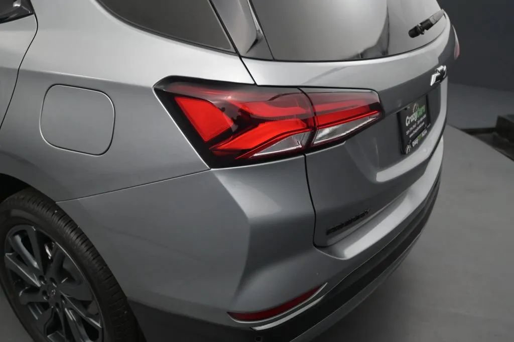 Used 2023 Chevrolet Equinox RS AWD/4WD image 16