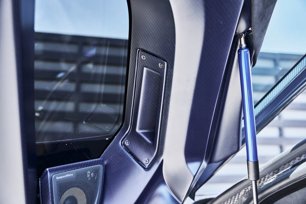 Used 2019 McLaren Senna RWD image 40
