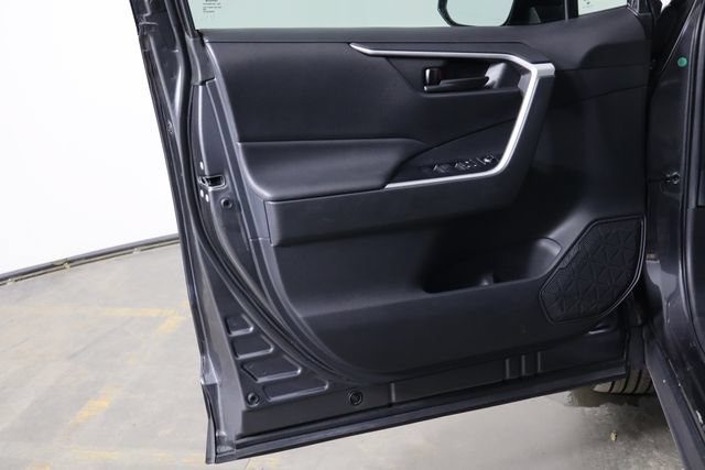 Used 2021 Toyota RAV4 LE w/ Carpet Mat Package (TMS) AWD/4WD image 19