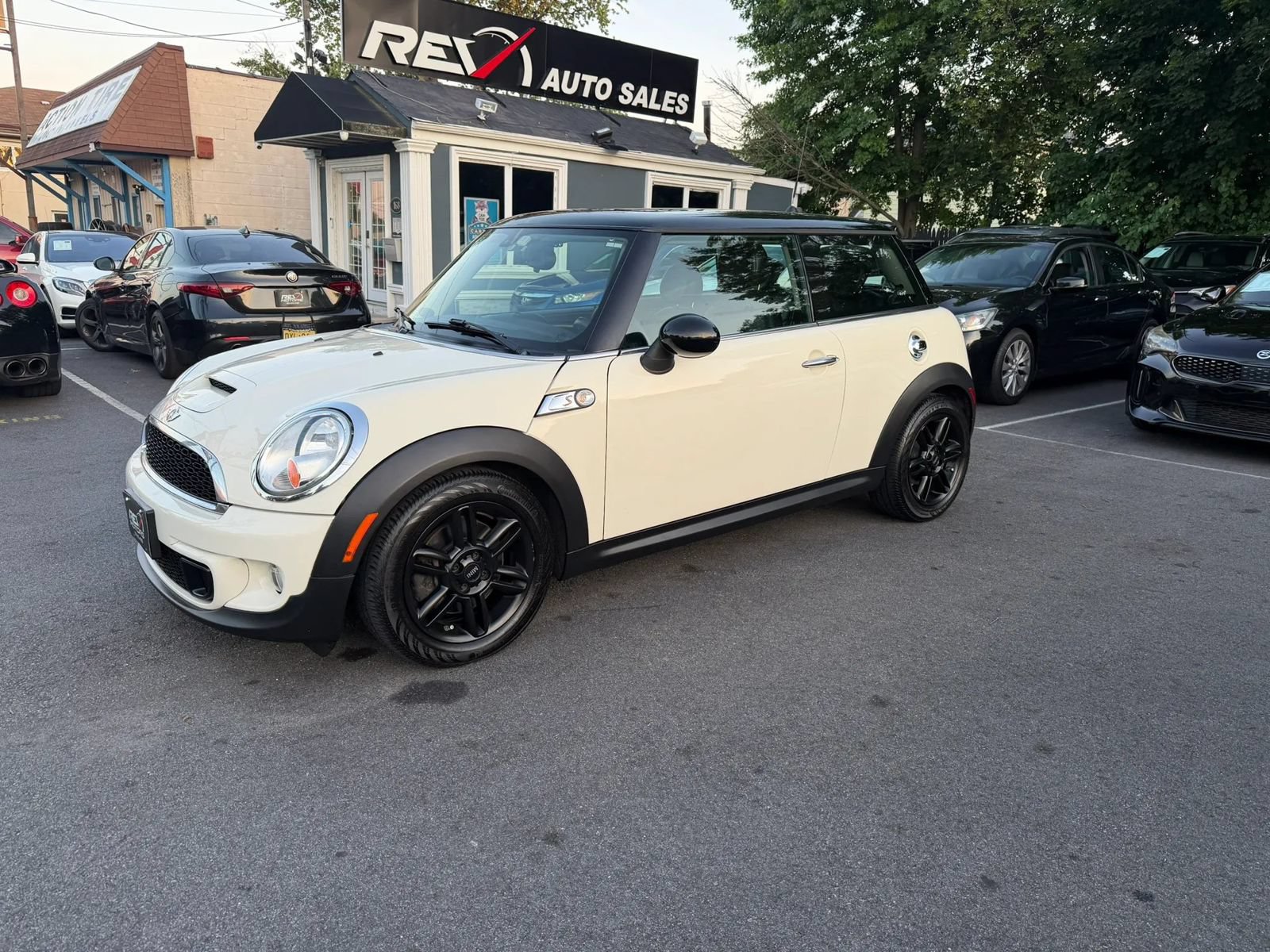 Used 2013 MINI Cooper S FWD image 1