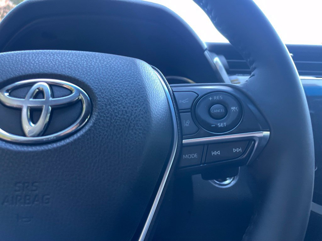 Used 2018 Toyota Camry XSE FWD image 13