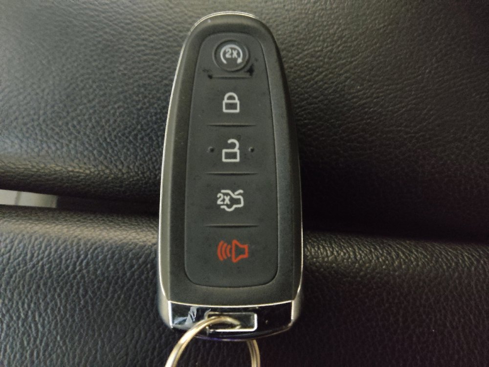 Used 2015 Lincoln MKS w/ Equipment Group 101A FWD image 32