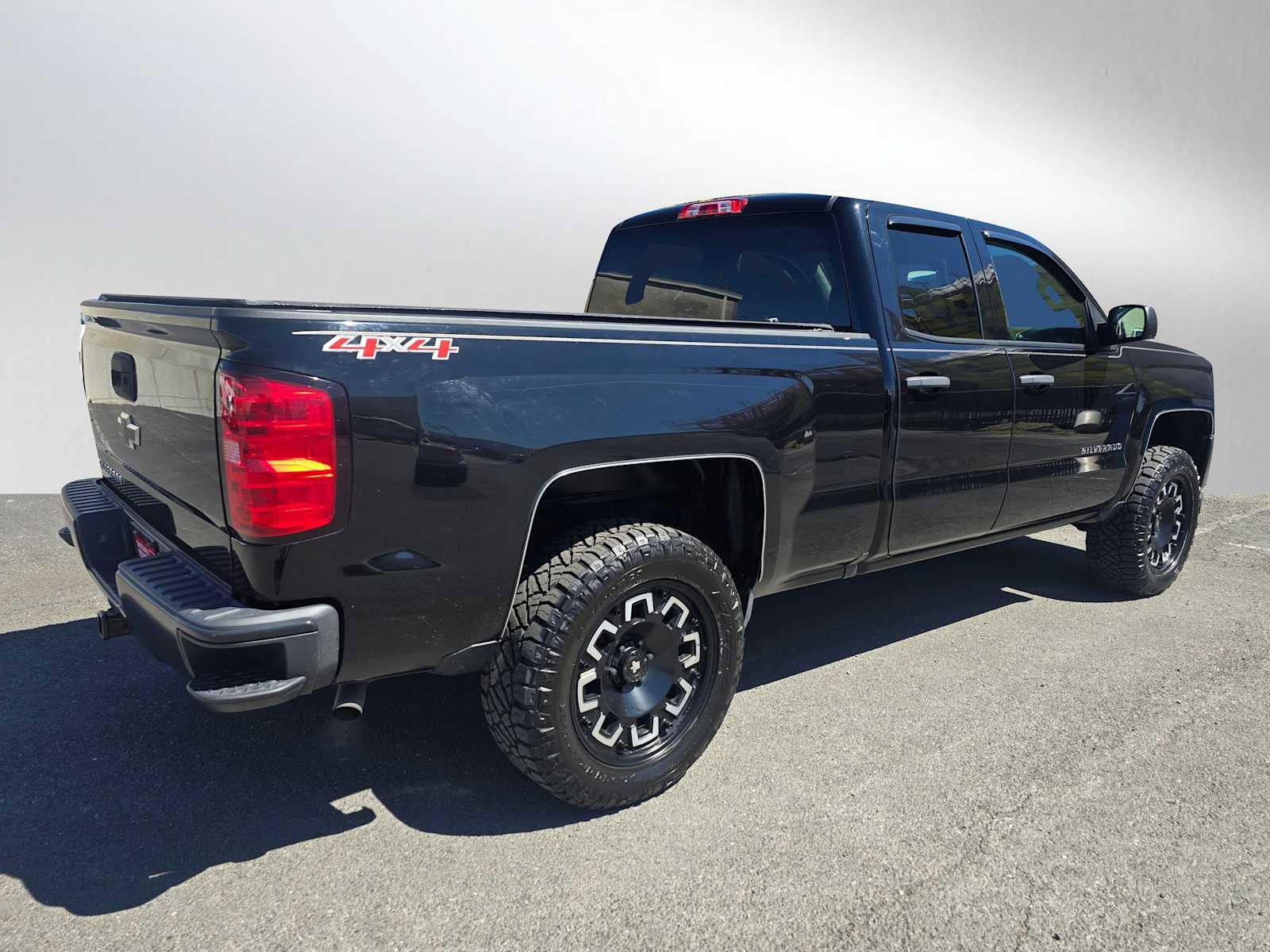 Used 2016 Chevrolet Silverado 1500 W/T w/ Black Out Edition image 3