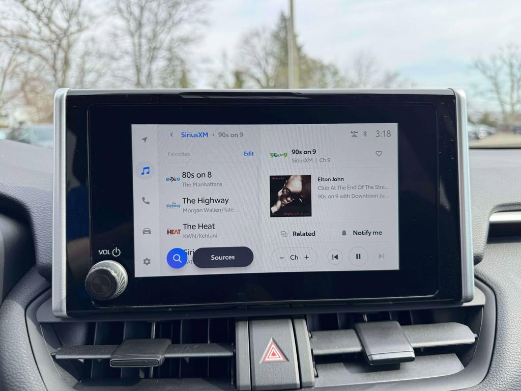 Used 2025 Toyota RAV4 XLE image 26