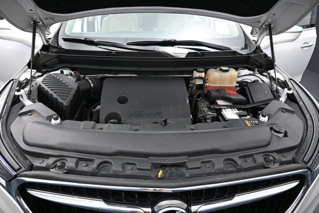 Used 2018 Buick Enclave Essence AWD/4WD image 29