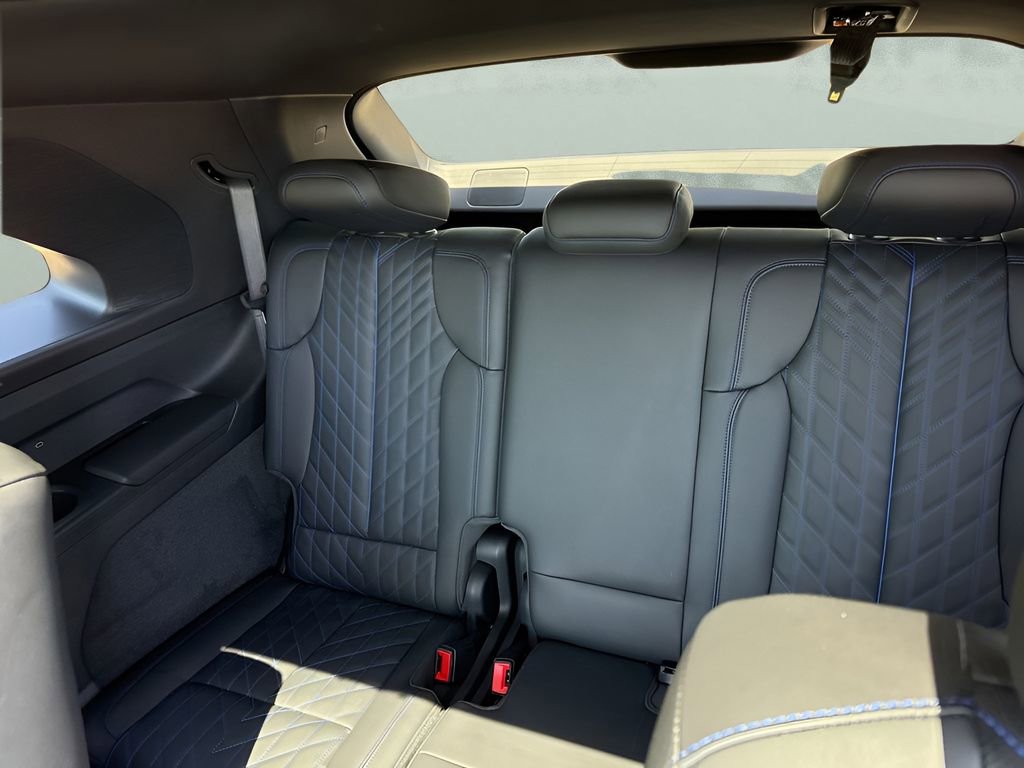 Used 2025 Cadillac Escalade IQ Luxury 1 AWD/4WD image 13