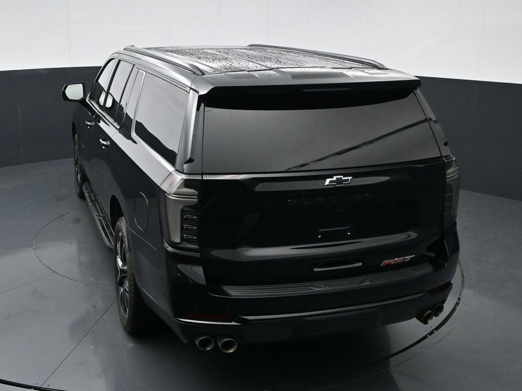 Used 2025 Chevrolet Suburban RST w/ Comfort Package AWD/4WD image 39