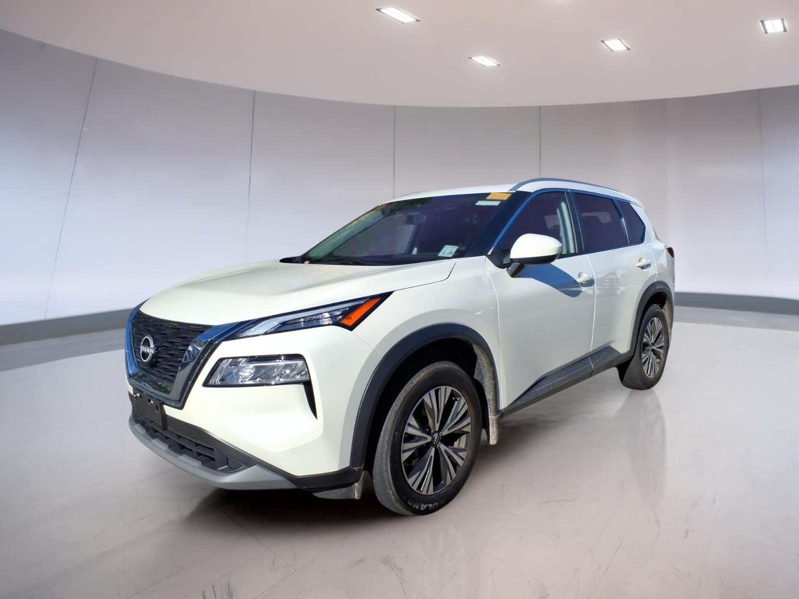 Used 2023 Nissan Rogue SV w/ SV Premium B Package AWD/4WD image 2