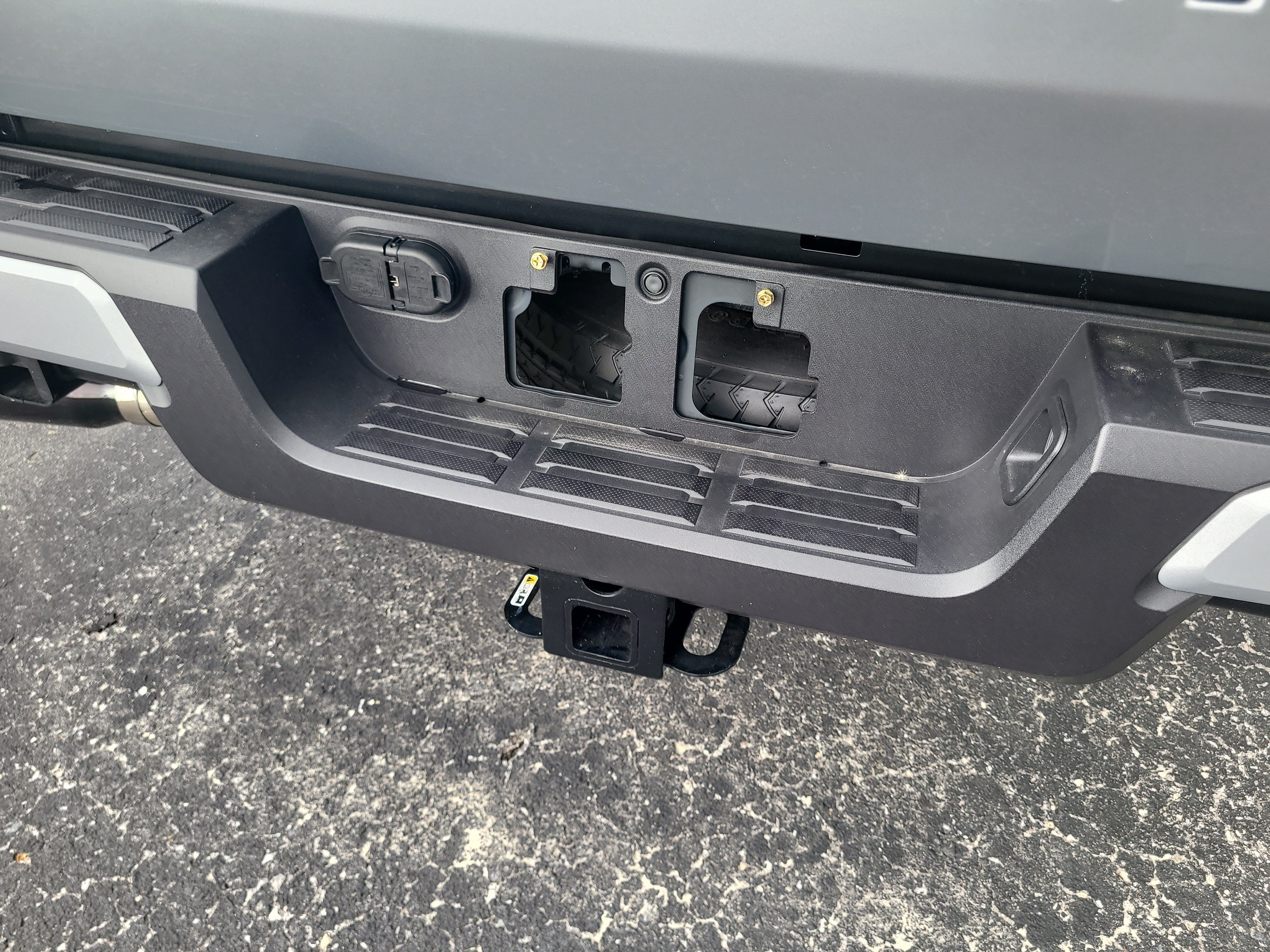 Used 2025 Toyota Tacoma SR5 RWD image 11