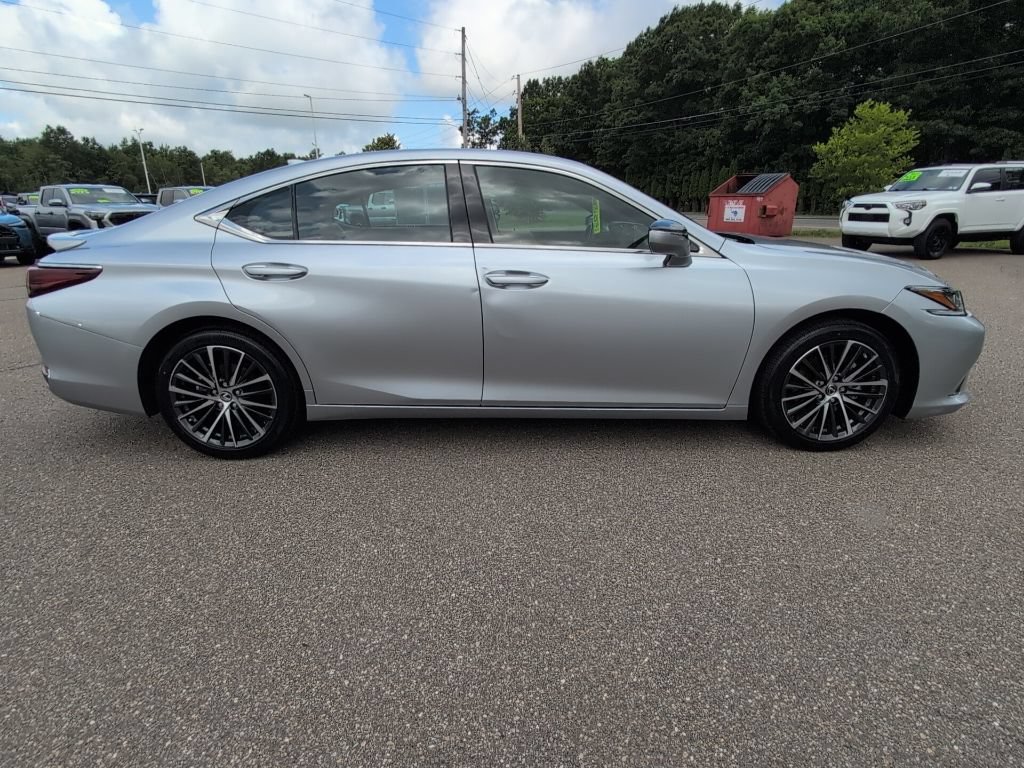 Used 2024 Lexus ES 300h w/ Premium Package FWD image 8