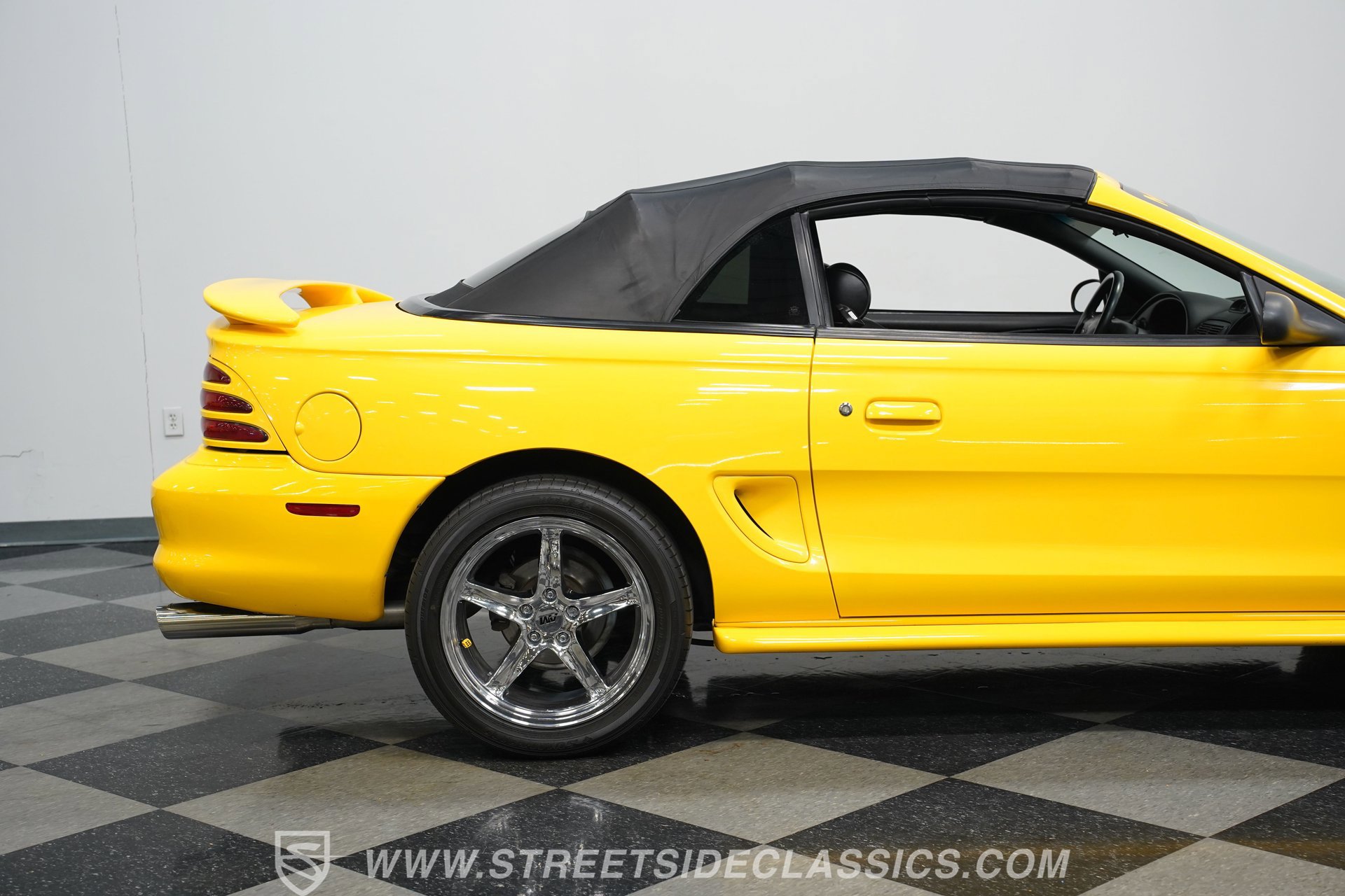 Used 1995 Ford Mustang GT RWD image 28