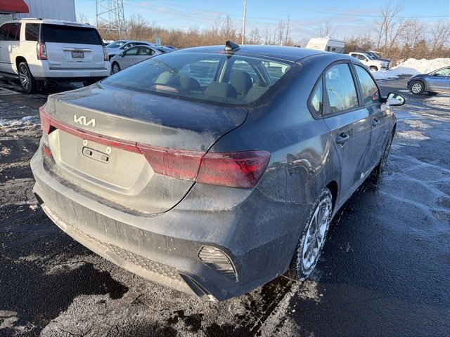 Used 2022 Kia Forte LXS image 7