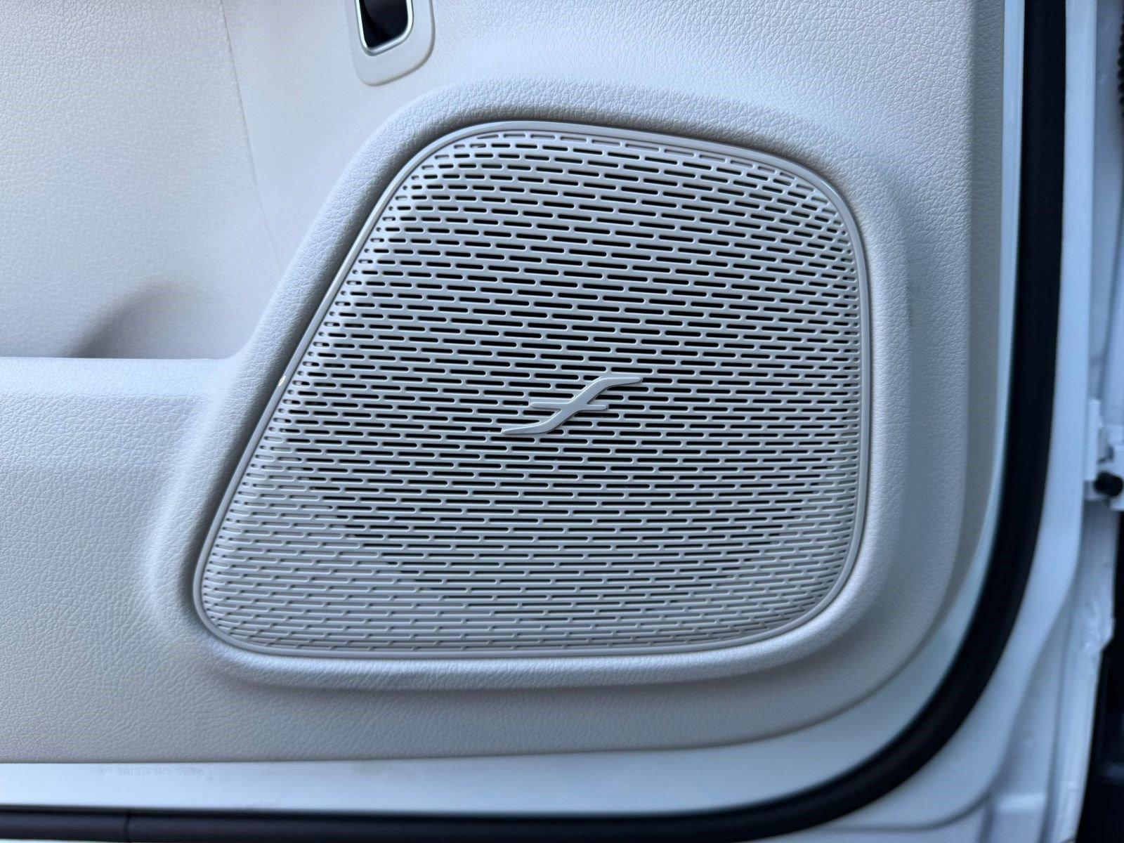 New 2026 Mercedes-Benz GLB 250 4MATIC image 22