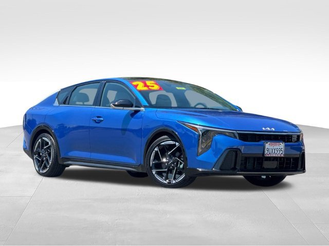 Used 2025 Kia K4 GT-Line w/ GT-Line Premium Package FWD image 2