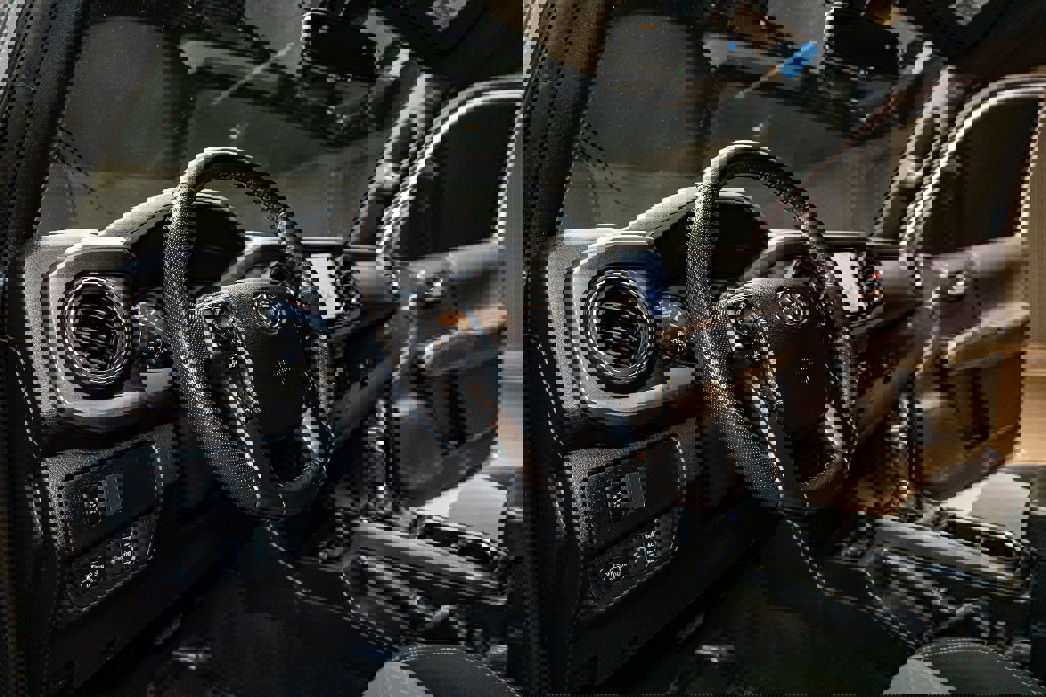 Used 2023 Toyota Tacoma TRD Sport image 11